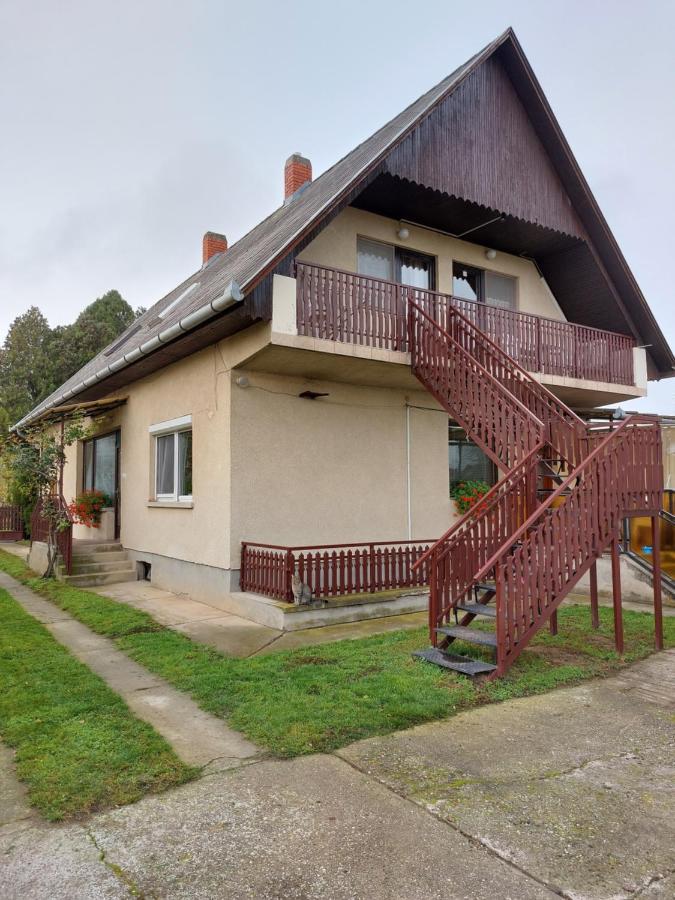 Panna Apartmanház Balatonlelle Esterno foto