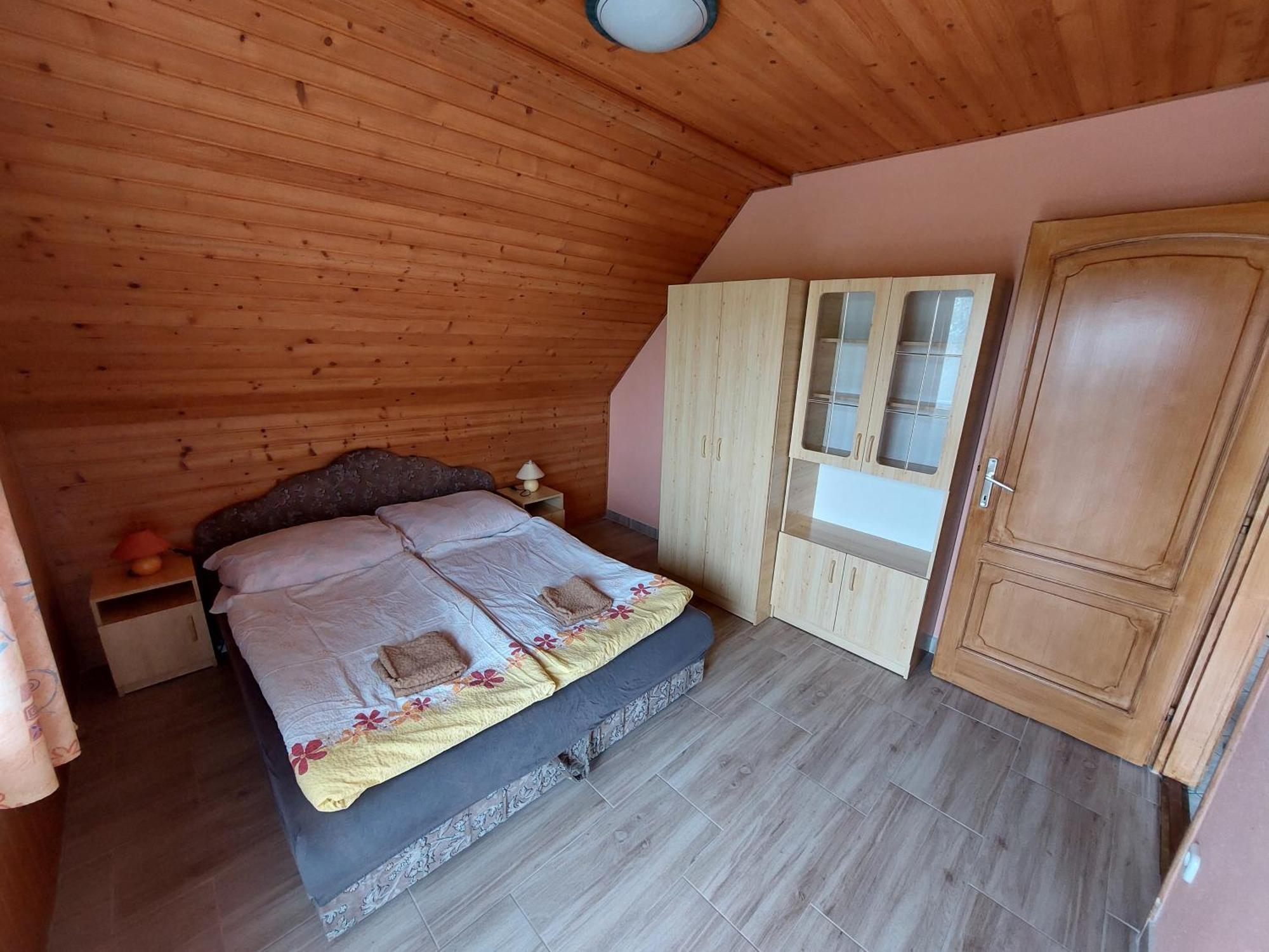 Panna Apartmanház Balatonlelle Esterno foto