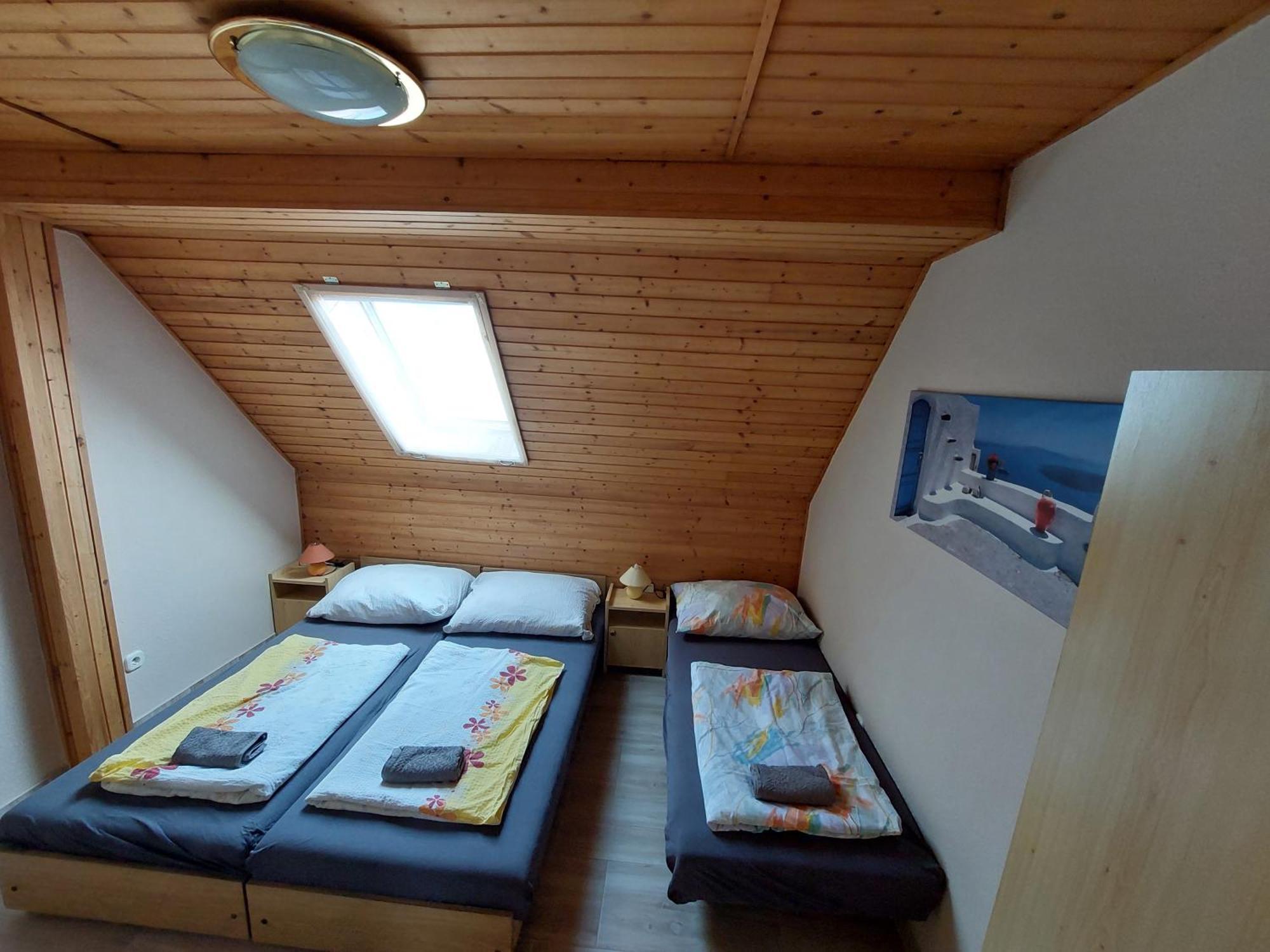 Panna Apartmanház Balatonlelle Esterno foto